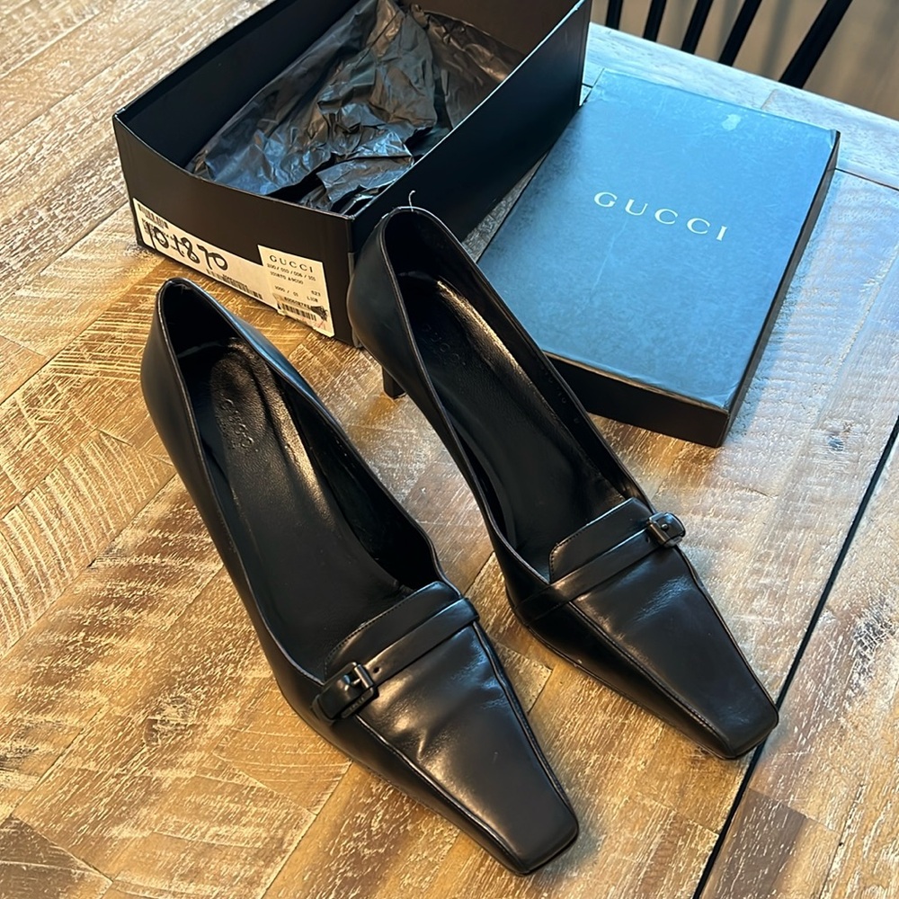 Gucci black pumps